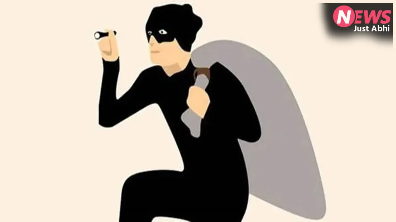 अकोला में राहगीरों पर हमला कर लूटपाट करने वाले 3 आरोपी गिरफ्तार, 2.15 लाख का माल बरामद​