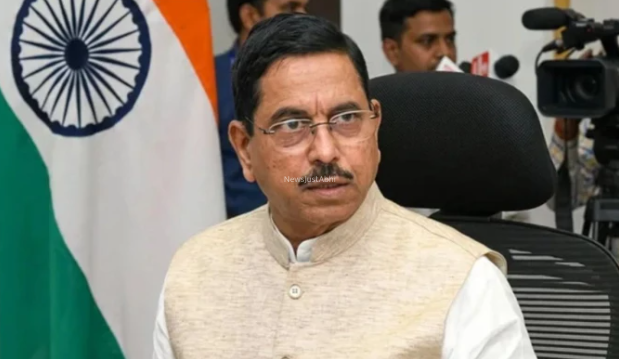 शिक्षा मंत्रालय संभालते ही प्रल्हाद जोशी का बड़ा बयान, पीएम मोदी के विश्वास पर खरा उतरने का किया वादा​