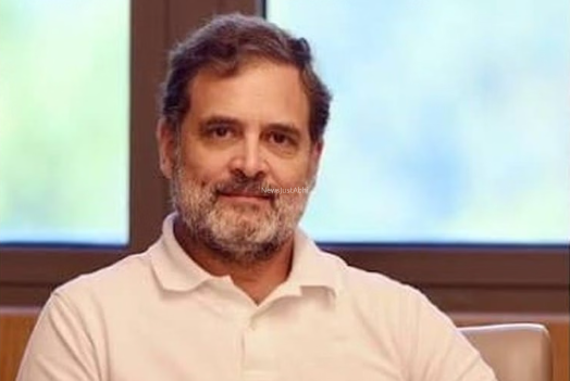 प्रह्लाद जोशी पर राहुल गांधी का हमला, बोले- दुष्कर्मियों का बचाव करने वाले को बनाया शिक्षा मंत्री​