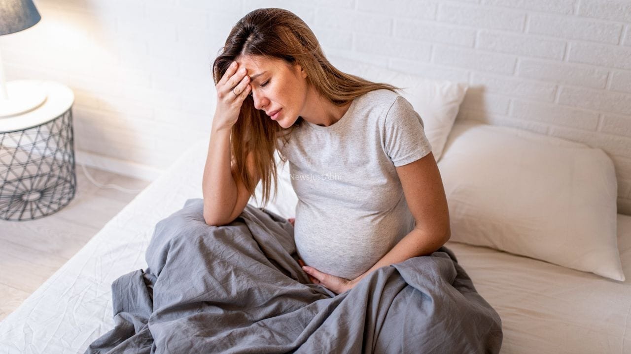 प्रेग्नेंसी में सिरदर्द बार-बार हो रहा है? जानिए कब होना चाहिए सतर्क​