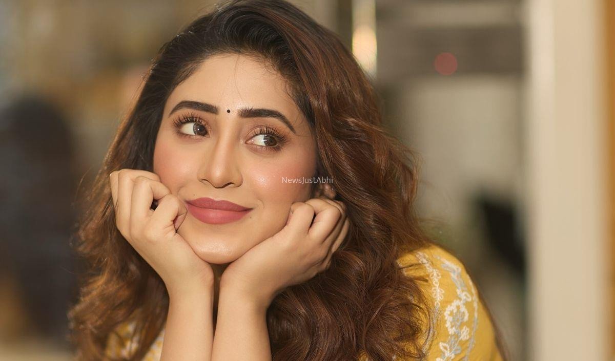 Lock Upp 2 में पिता के बिजनेस में घाटे की बात कह फंसीं Shivangi Joshi, दर्शकों ने लगा दी क्लास