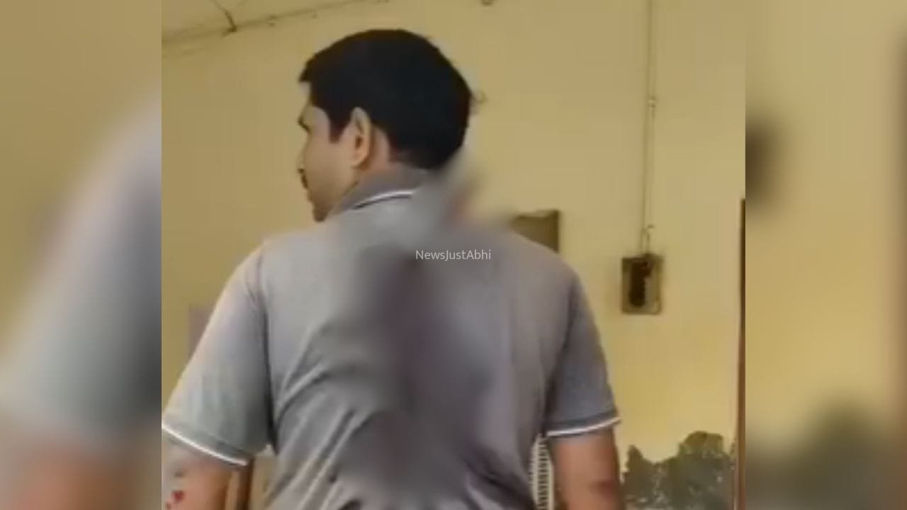 पीठ में धंसा था चाकू, फिर भी खुद थाने पहुंचा बलिया का युवक; बोला- ’15 दिन से नहीं हो रही कार्रवाई’