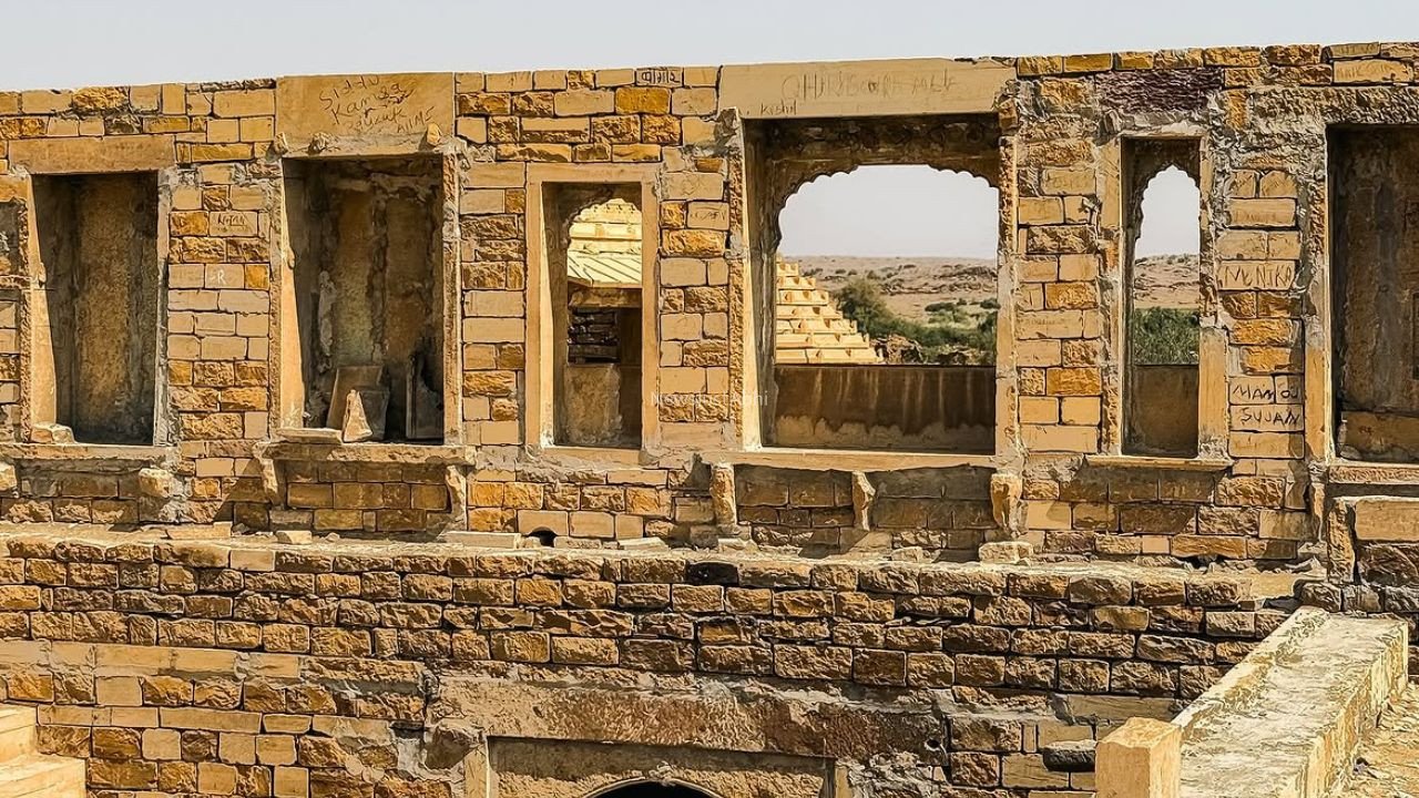 मंत्री की एक जिद और रातों-रात खाली हो गया गांव! क्या है 200 साल पुराने राजस्थान के ‘भूतिया गांव’ की कहानी
