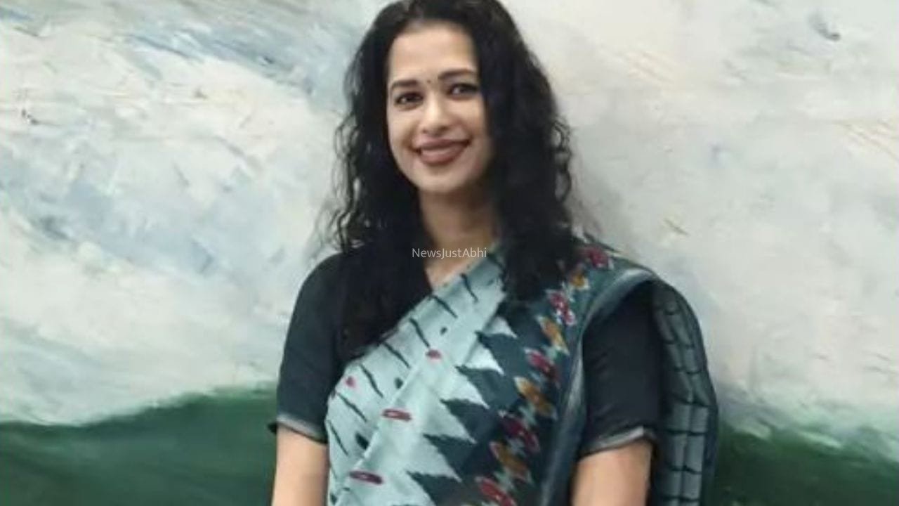 पति के मोबाइल में गैर महिला का फोटो देख हुआ था झगड़ा… एअर इंडिया कर्मचारी की पत्नी के सुसाइड केस में बड़ा खुलासा