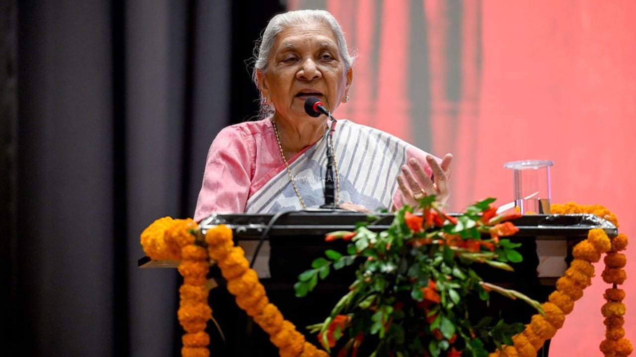 गोरखपुर यूनिवर्सिटी का हॉस्टल देख भड़कीं राज्यपाल आनंदीबेन पटेल, कहा- 3 महीने में दूर हों सभी कमियां