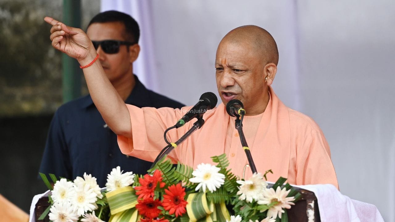 बेटी के जन्म से पढ़ाई तक सरकार साथ…CM योगी बोले- 50 हजार छात्राओं को देंगे स्कूटी​