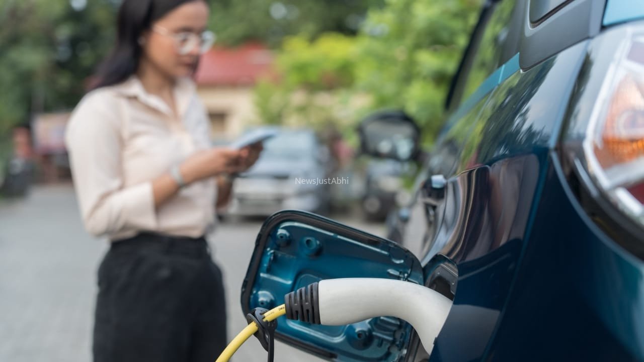 5 साल बढ़ सकती है EV-CNG और हाइड्रोजन वाहनों की उम्र, सरकार कर रही तैयारी​