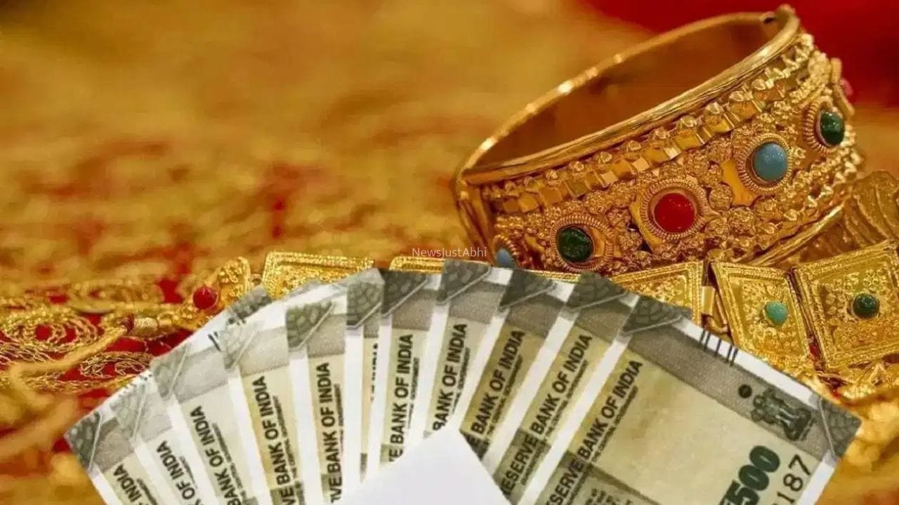 सोने के दाम आसमान पर, फिर भी कैसे करोड़ों छाप रहीं ज्वेलरी कंपनियां?​