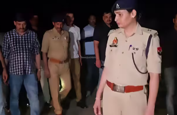 मेरे सेठ को लूट लो, सारा कर्ज उतर जाएगा’… दोस्त की एक बात सुनकर सुरेंद्र ने रच डाली खौफनाक साजिश, झांसी की पूरी प्लानिंग सामने आई तो पुलिस भी रह गई हैरान