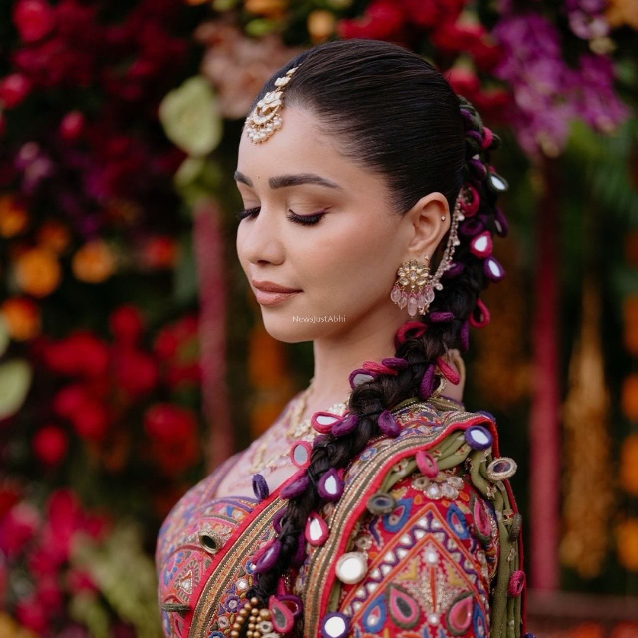 Earring Designs For Festive Season: झुमकों के बिना एथनिक लुक है अधूरा, फेस्टिवल के लिए यहां देखें डिजाइन​