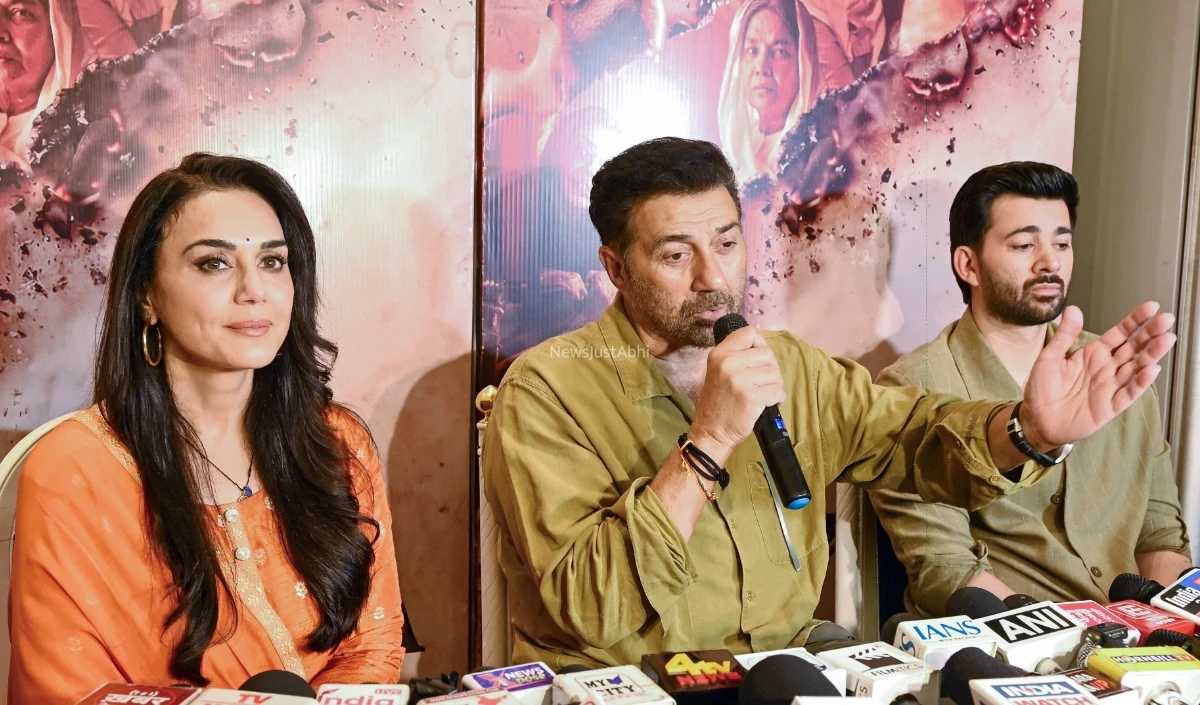 Bantwara 1947 की रिलीज़ से पहले लखनऊ पहुँचे Sunny Deol और Preity Zinta, CM योगी आदित्यनाथ से की शिष्टाचार मुलाक़ात