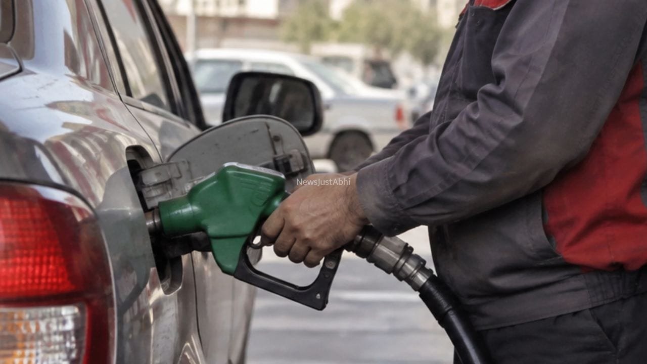 Iran Petrol Price: ईरान में पेट्रोल के दाम बढ़े, 110 लीटर से ज्यादा इस्तेमाल पर अब चुकानी होगी नई कीमत​
