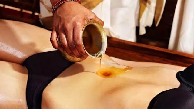 रात को नाभि में सरसों का तेल लगाने से होते हैं ये चौंकाने वाले फायदे, जरुर जान लें​​​