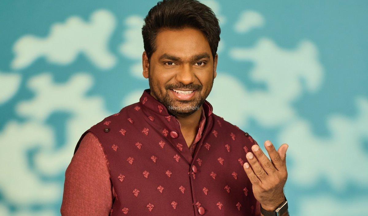 Netflix पर रिलीज होगा Zakir Khan का नया स्टैंड-अप स्पेशल PAPA YAAR​
