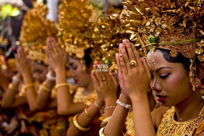 hindu-people-11-6-21-1-e1617860193244